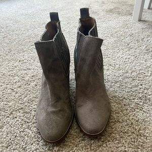 Great fall booties with a little chunky heel
